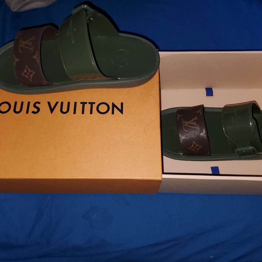 Louis Vuitton  Slides